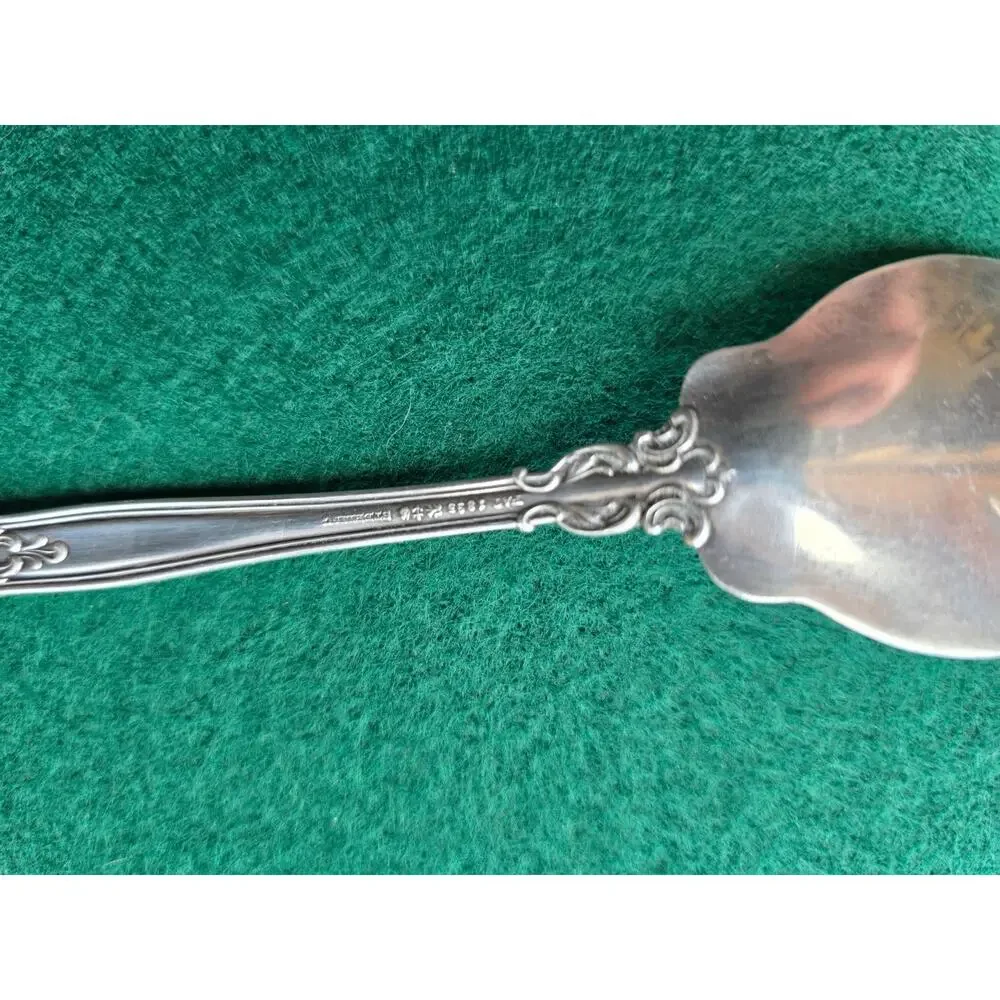 Antique Jam Server 6 1/2